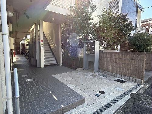 2/2 エントランス