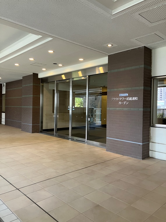 17/17 エントランス