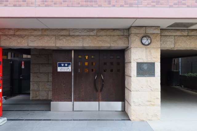 17/19 エントランス