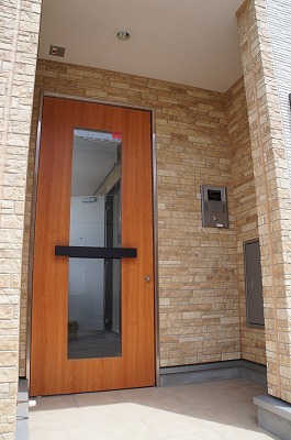 13/14 エントランス