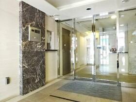 16/16 エントランス