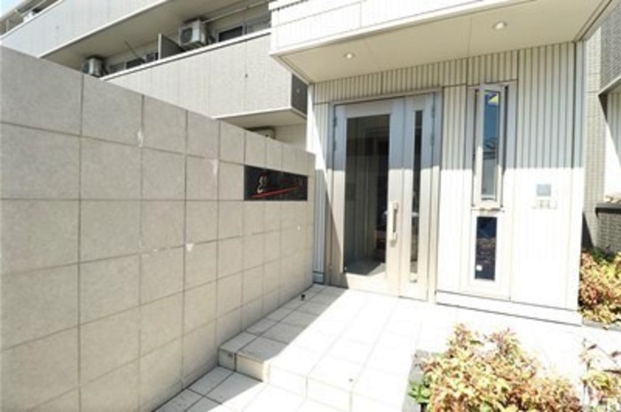 17/21 エントランス