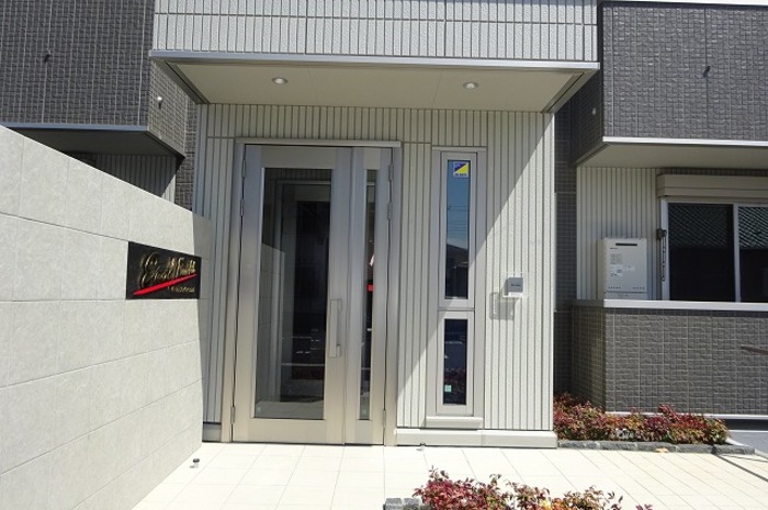 18/21 エントランス