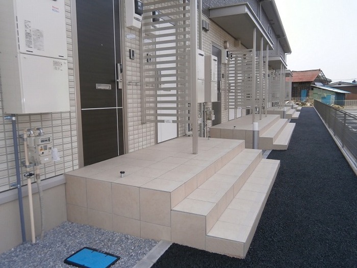 16/25 エントランス