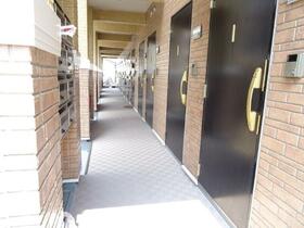 16/16 エントランス