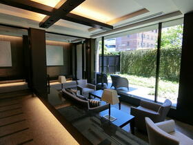 16/16 エントランス