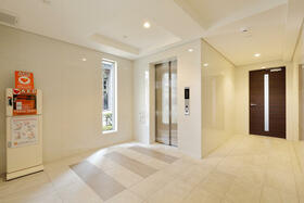 14/15 エントランス