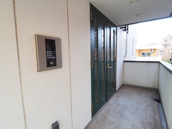 4/4 エントランス