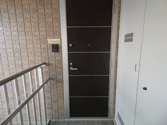 26/30 エントランス