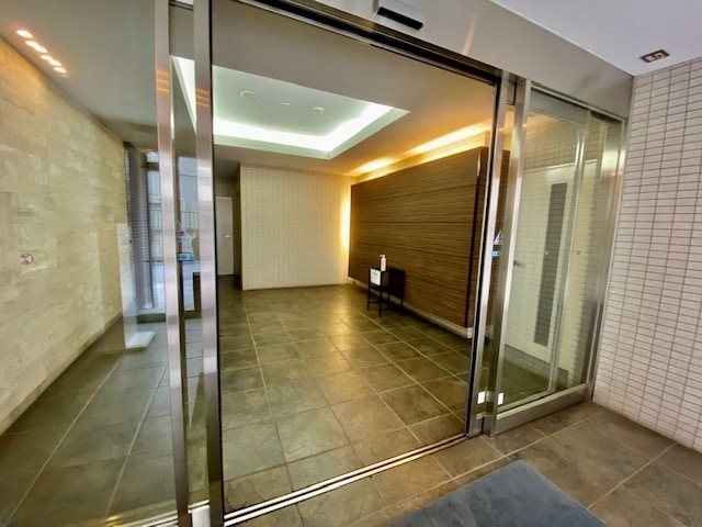 20/29 エントランス