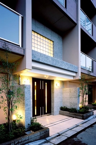 18/30 エントランス