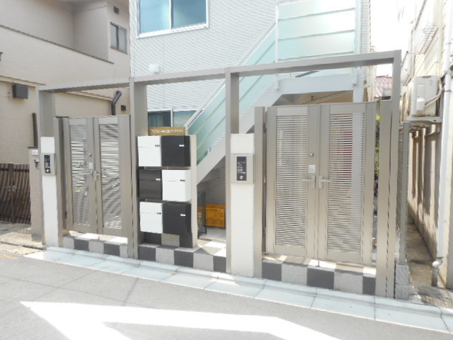 2/3 エントランス