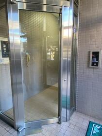 16/16 エントランス