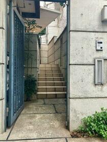 16/16 エントランス