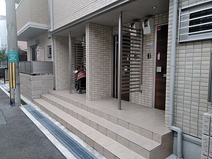 2/2 エントランス