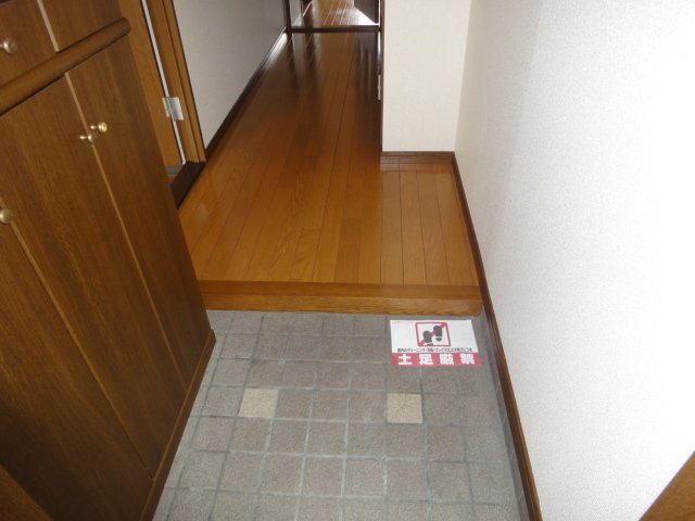 13/27 玄関