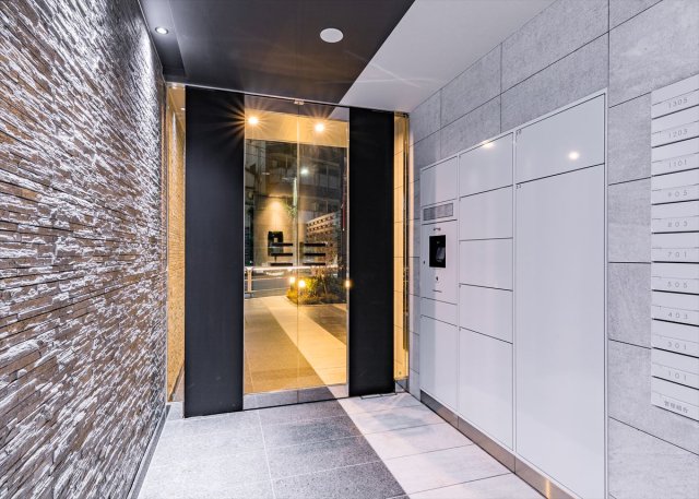 27/30 エントランス