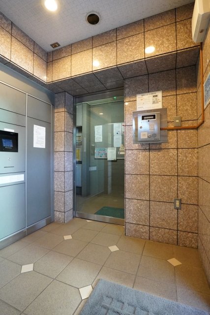 21/29 エントランス