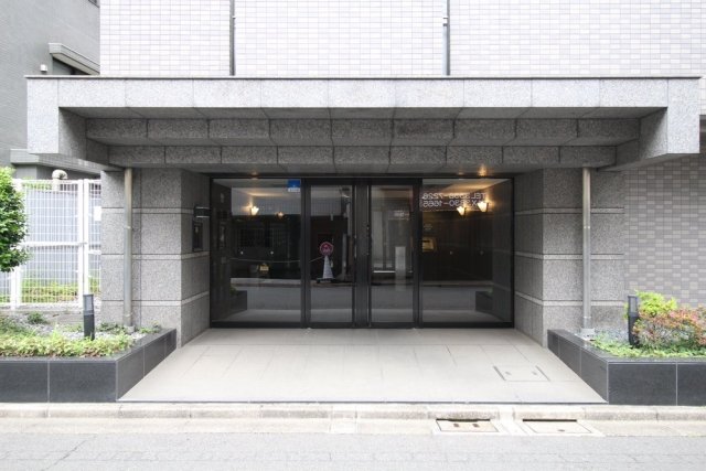 2/4 エントランス