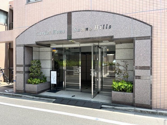 21/27 エントランス