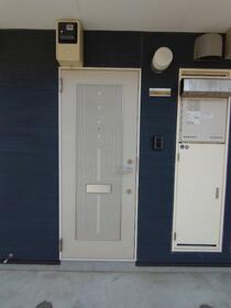 16/16 エントランス