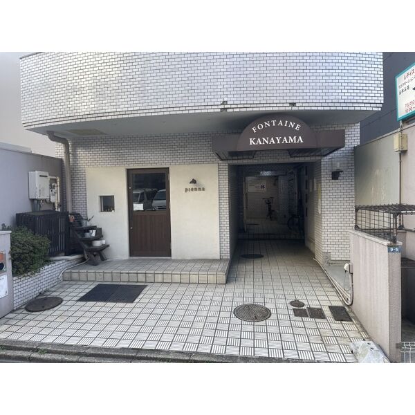 2/2 エントランス