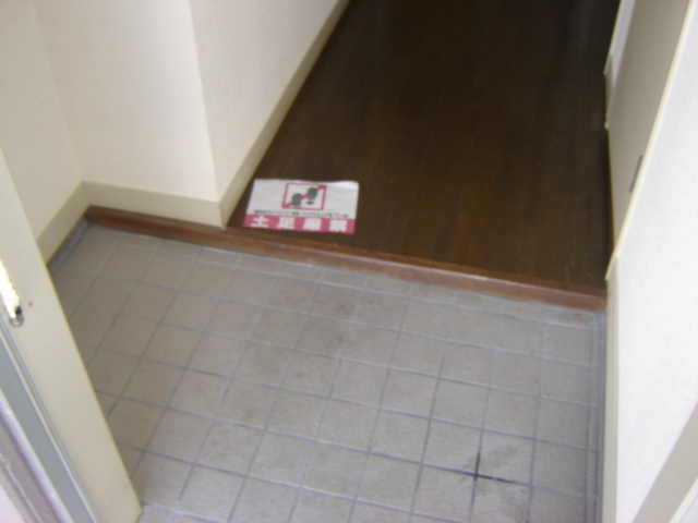 13/26 玄関