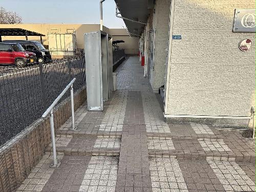 13/14 エントランス