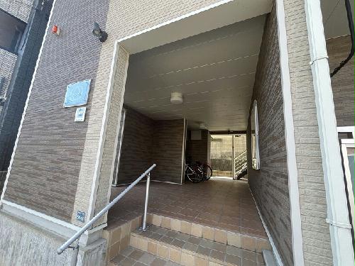 14/14 エントランス