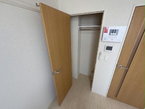 13/14 エントランス