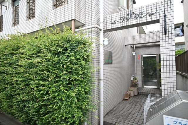 18/21 エントランス