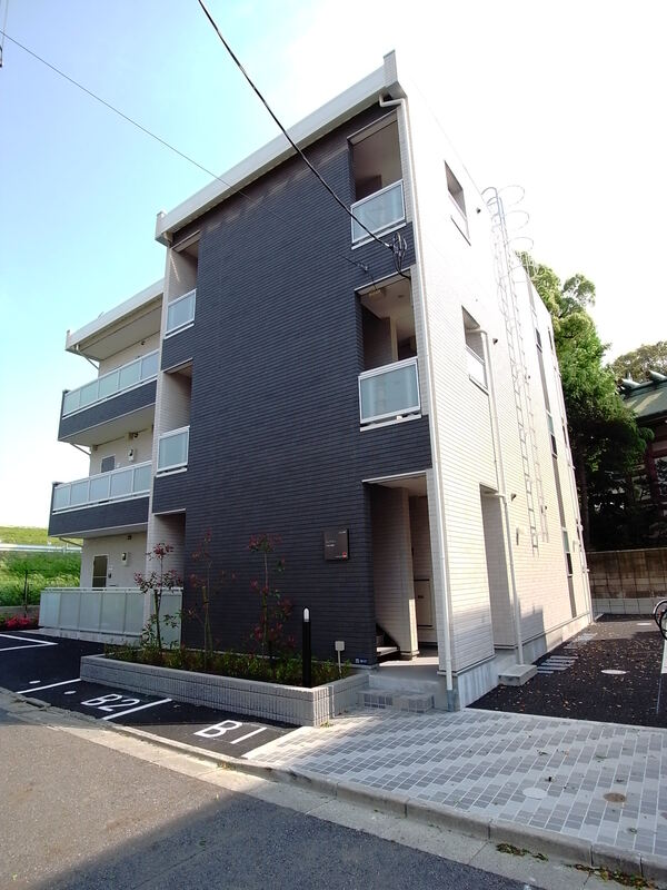 15/23 エントランス