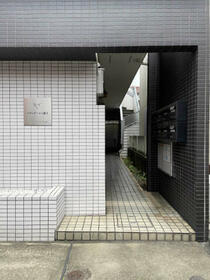 16/16 エントランス