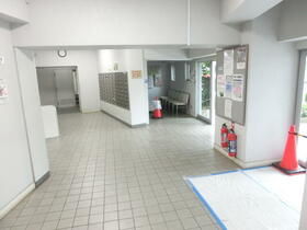 16/16 エントランス