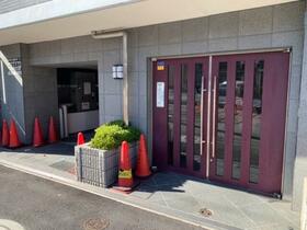 14/14 エントランス