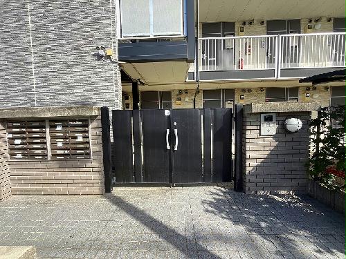 13/16 エントランス