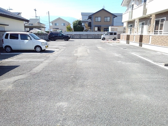 14/20 駐車場