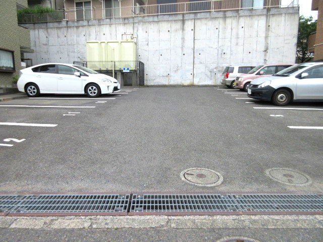 22/25 駐車場