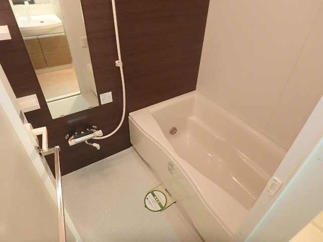 13/27 浴室