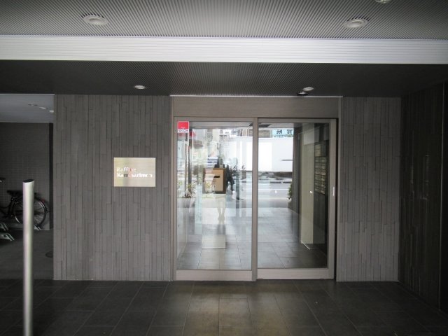 24/27 エントランス