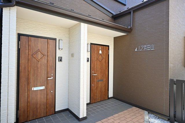 24/25 エントランス