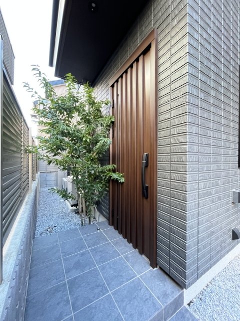 20/20 エントランス