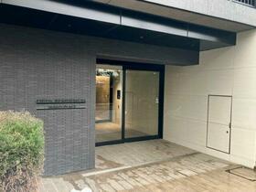 16/16 エントランス