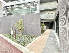 16/16 エントランス