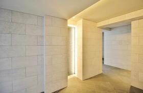 16/16 エントランス