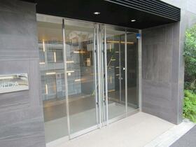 16/16 エントランス