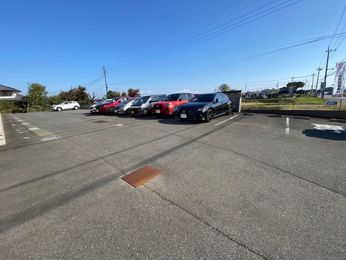 27/30 駐車場