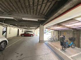 5/5 エントランス