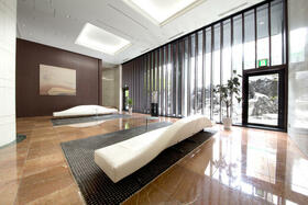 16/16 エントランス