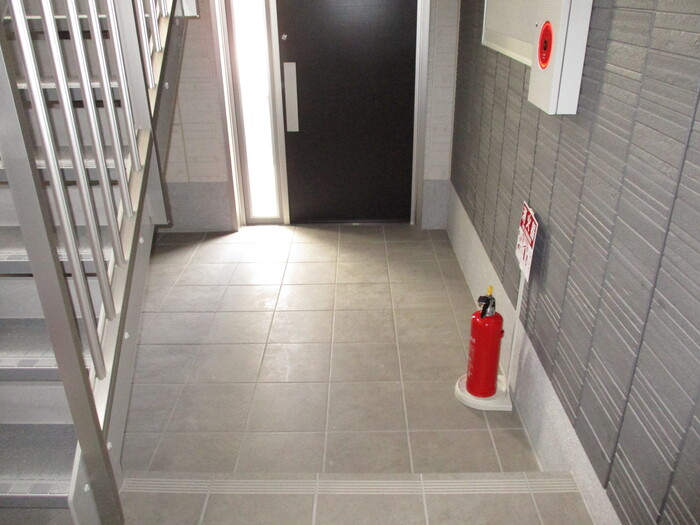 17/27 エントランス